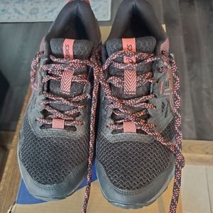 ASICS Women's Sonoma Gore-Tex Running Shoes Size 7